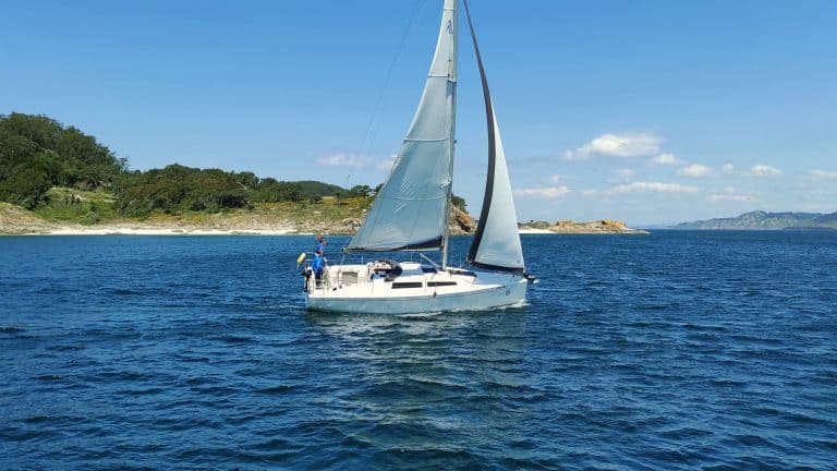 recommended sailing routes through the Rías Baixas